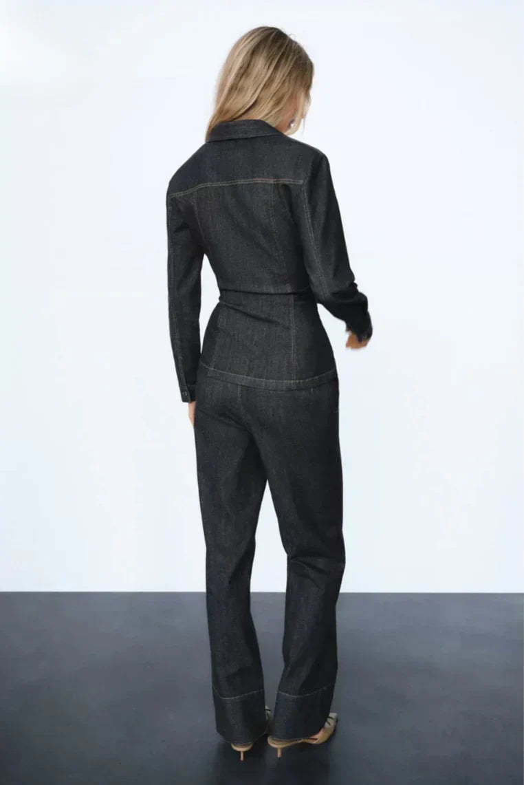 Bootcut-Hose mit tailliertem Hemd