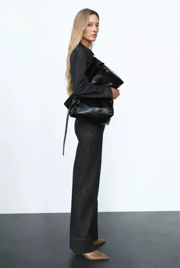 Bootcut-Hose mit tailliertem Hemd